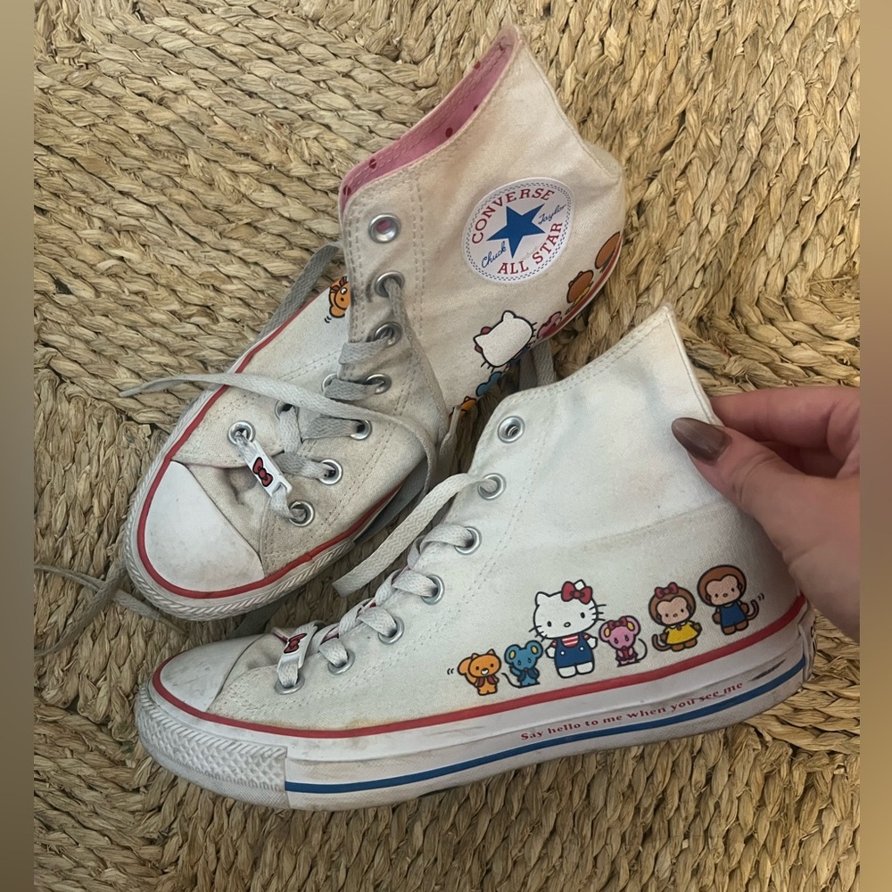 Hello Kitty x Converse Sneakers ❣️